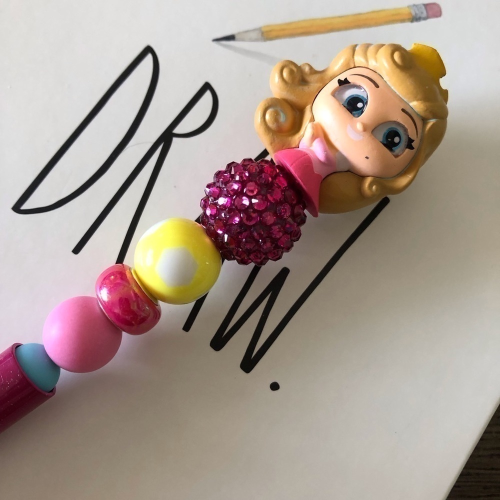 Disney Doorables: Sleeping Beauty: Princess Aurora handmade beaded pen